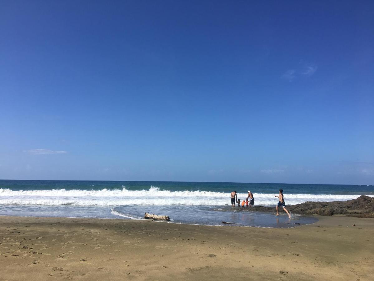 Gigi Brown Villa Paparazzi Beachfront Puerto Viejo de Talamanca Bagian luar foto