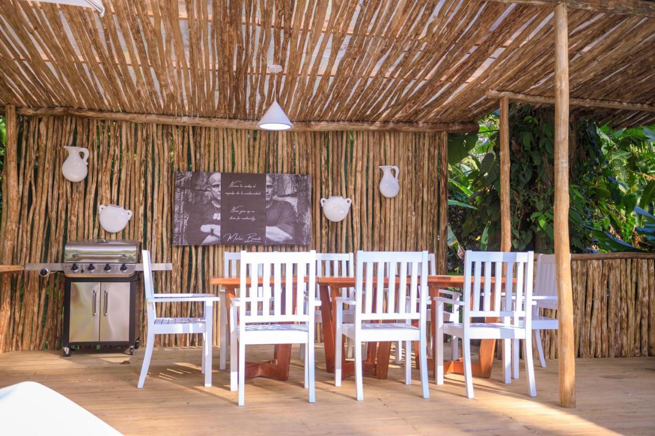 Gigi Brown Villa Paparazzi Beachfront Puerto Viejo de Talamanca Bagian luar foto